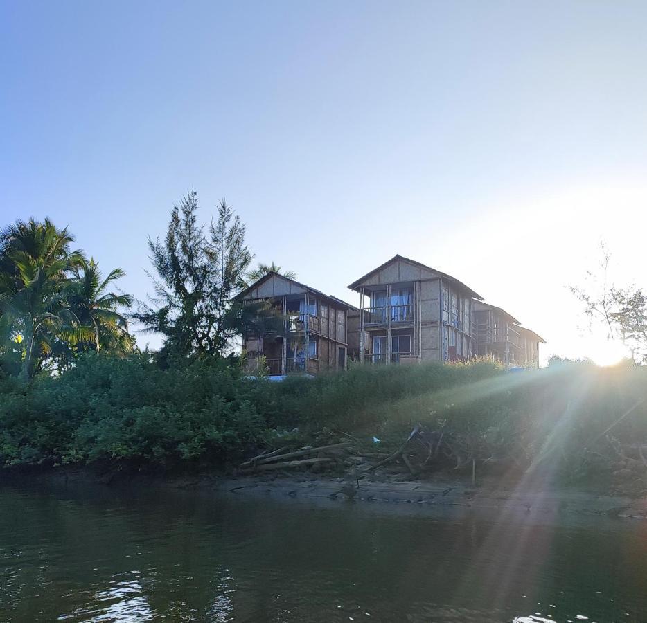 Chivarin Resorts Mālvan エクステリア 写真
